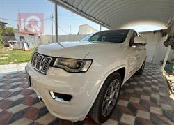 جیپ گراند شیرۆکی